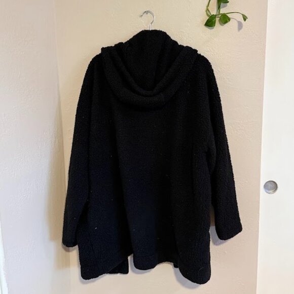 American Eagle Black Sherpa Jacket - Picture 2 of 4